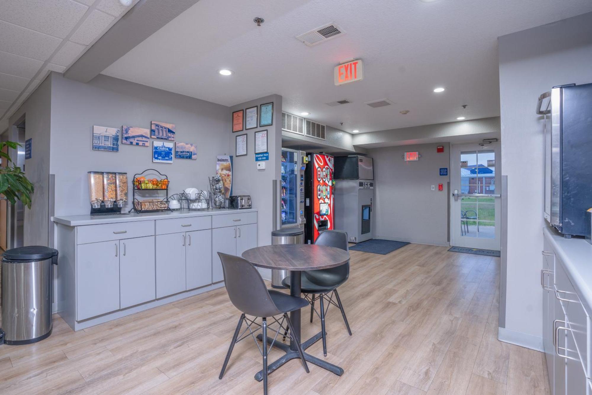 Microtel Inn & Suites By Wyndham Albertville Exterior foto