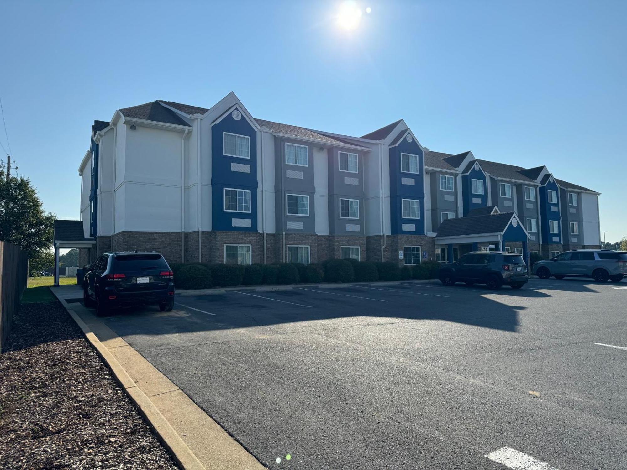 Microtel Inn & Suites By Wyndham Albertville Exterior foto